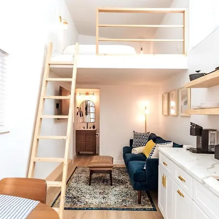 Appartement Cozy And Bright Mid-Century Gem In Eastside Action